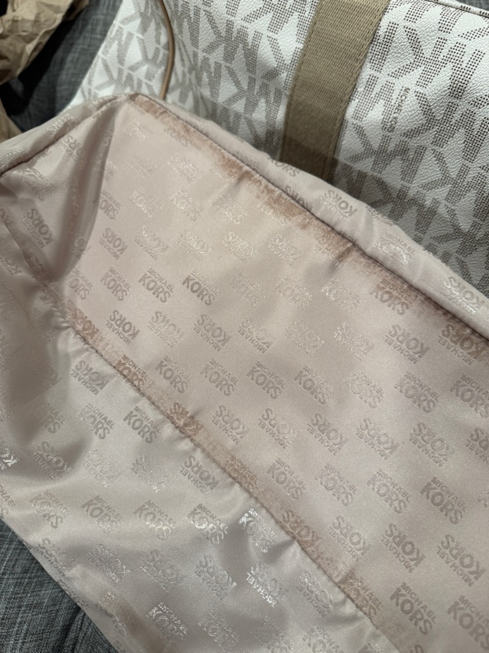Michael Kors Bag Oversized Jet Set Signature Travel Weekender Work Laptop Tote - Picture 17 of 17